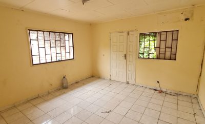 𝗠𝗔𝗜𝗦𝗢𝗡  𝟮 𝗖𝗛𝗔𝗠𝗕𝗥𝗘𝗦 𝗗𝗔𝗡𝗦 𝗟𝗔 𝗕𝗔𝗥𝗥𝗜𝗘̀𝗥𝗘 𝗘𝗡 𝗕𝗢𝗥𝗗𝗨𝗥𝗘 𝗗𝗘 𝗥𝗢𝗨𝗧𝗘